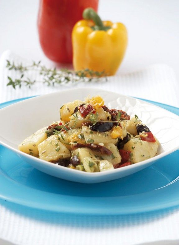 DEYTERA-ANOIGMA-patatosalata-me-psites-piperies