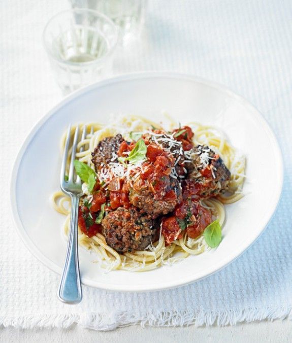 keftedakia fournou  me saltsa ntomatas