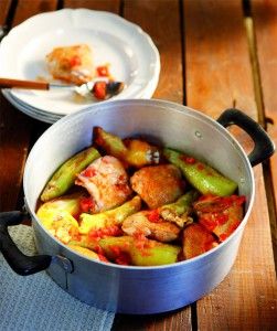 kotopoulo-me-gemistes-piperies_olivemagazine.gr