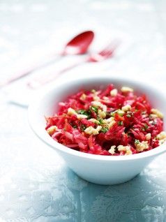 salata-me-patzari-karoto-ksinomilo-kai-karudia