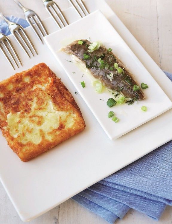 tsirosalata me tyri saganaki kai anitho