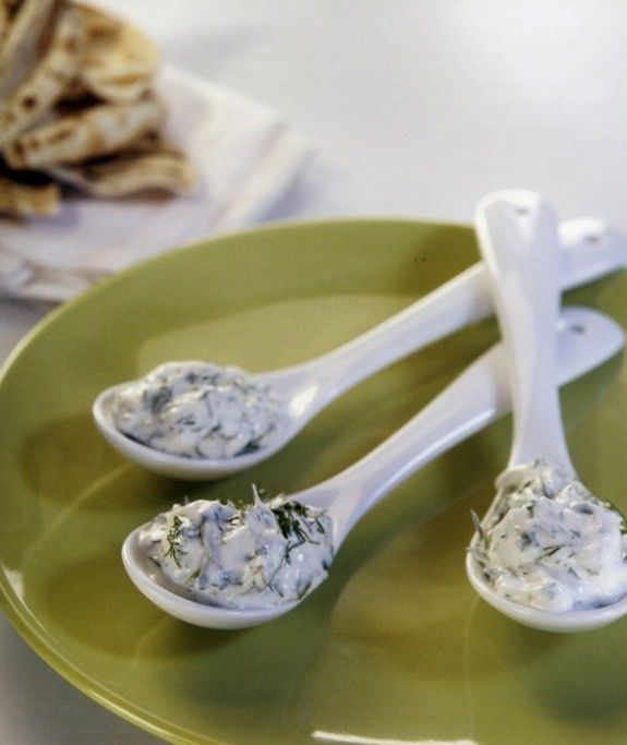 giaourti-me-myrwdika-olivemagazinegr