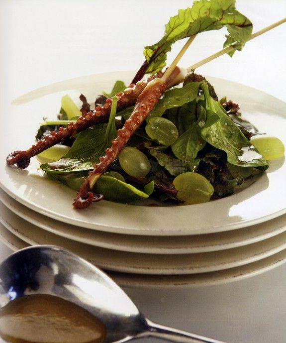 spanaki kai patzarofylla me psito xtapodi stafilia kai sws petimezi