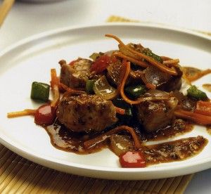 Bite-sized pork with red curry