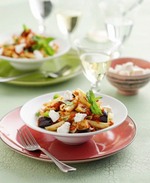 PENES-ME-SALTSA-MELITZANAS-KAI-WRIMO-ANTHOTYRO