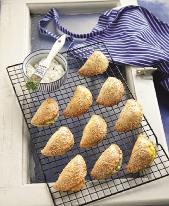 PITAKIA KOYROY ME TRIS GEMISEIS