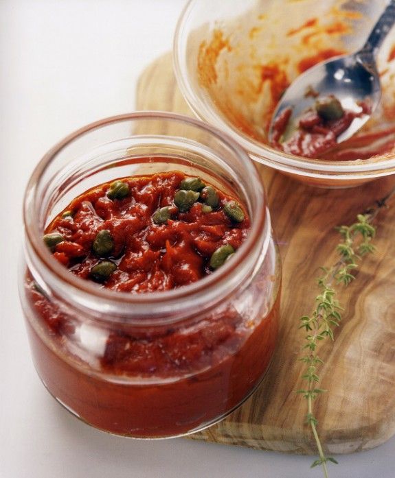 ntomata me thumari kai kappari