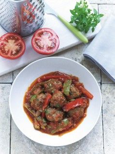 KEFTEDES KOKKINISTOI ME PIPERIES