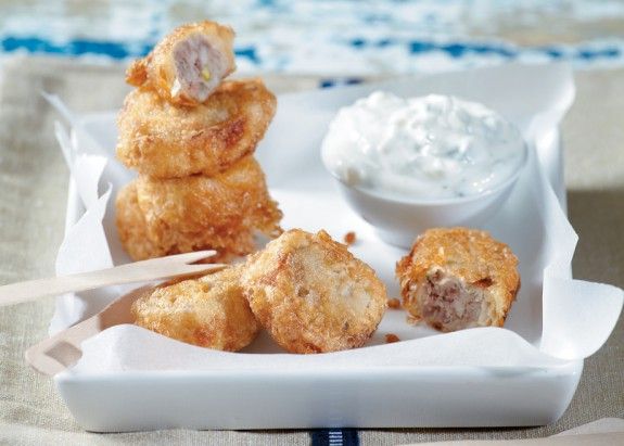 keftedes se filo kroustas me tzatziki_slider