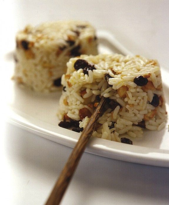 pilafi me stafides kai amygdala