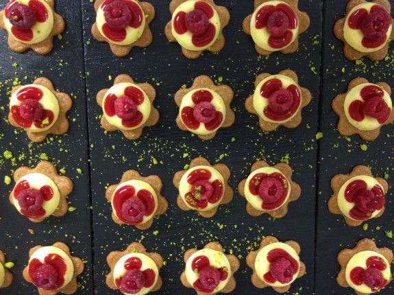 ANOIGMA SHORT Tartelletes vanille-framboise