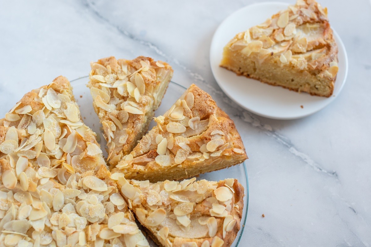 Almond pie