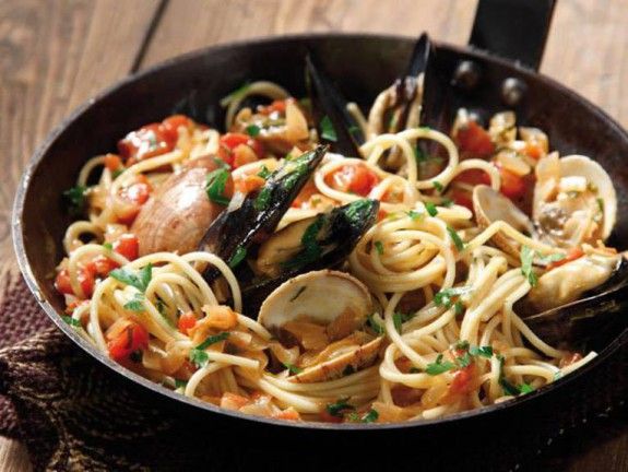 thama makaronada thalassinon