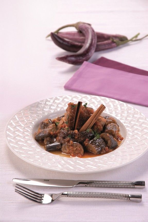 ARNAKI ME MELITZANES KAI DAMASKHNA