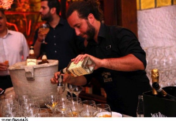 JACK DANIEL’S TENNESSEE HONEY (7)edited