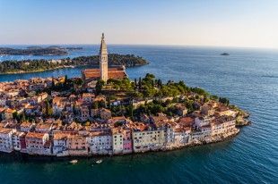 Old-town-Rovinj_134463641
