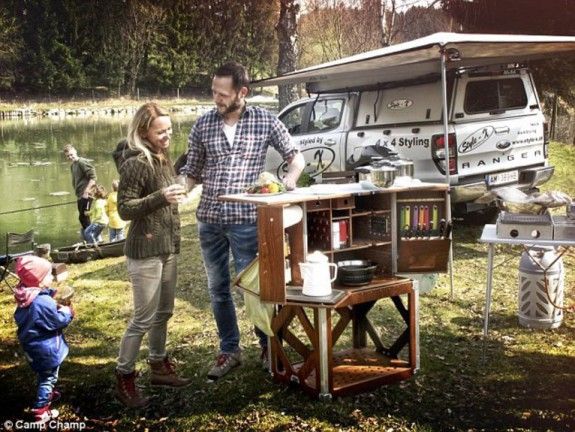 kouzina stin exohi 1