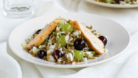 SALATA-ME-FAKES-KOTOPOYLO-KAI-STAFYLIA-anoigma