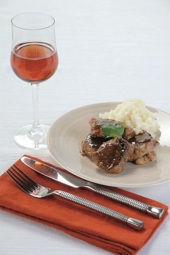 PSARONEFRI SXARAS ME SALTSA MASTIXAS