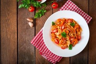 taliateles-me-garides-1