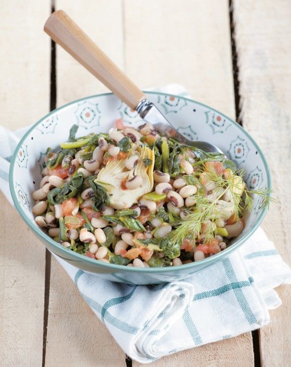 fasolia-mavromatika-me-xorta-kai-agginares-IMG_0053