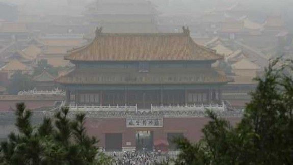 528px-beijing_forbidden_city_smog_125299