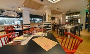 Από την Τσακάλωφ στη Βαλαωρίτου ένα πάρτι δρόμος