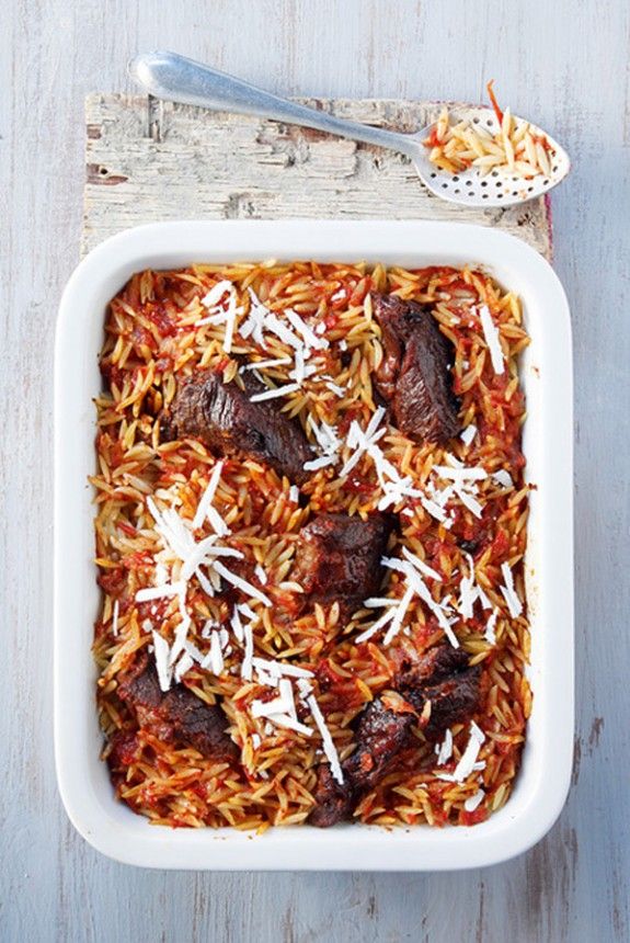 mosxari giouvetsi-me-manestra