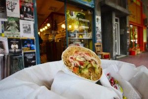 Τα καλύτερα street food -και πολυεθνικά- στέκια της Αθήνας