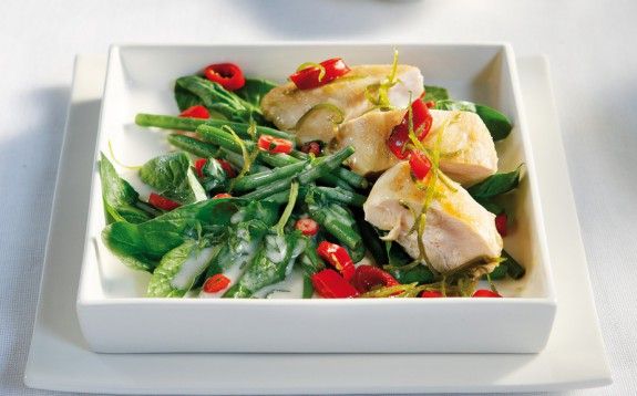 SALATA-ME-KOTOPOYLO-KAI-TSILI_slider