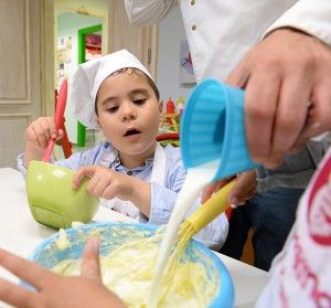 Και αυτό το καλοκαίρι τα παιδιά μαγειρεύουν και μαθαίνουν στη Γλυφάδα