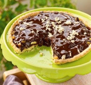 Apple, tahini halva, raisins and chocolate tart