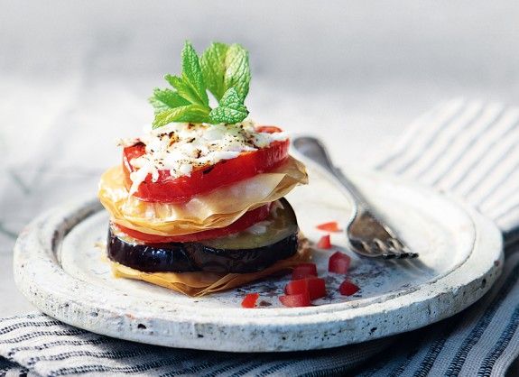 21100503_2038_milfei-me-tomata-melitzana-haloumi