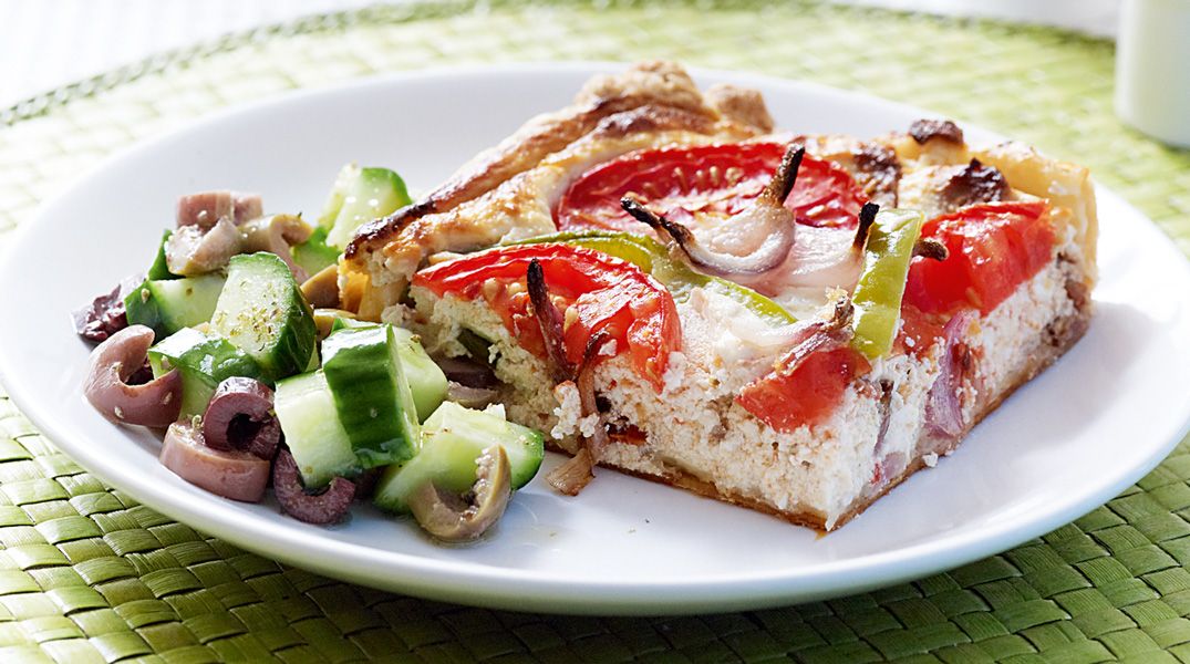 tarta-me-gemisi-tis-xoriatikis