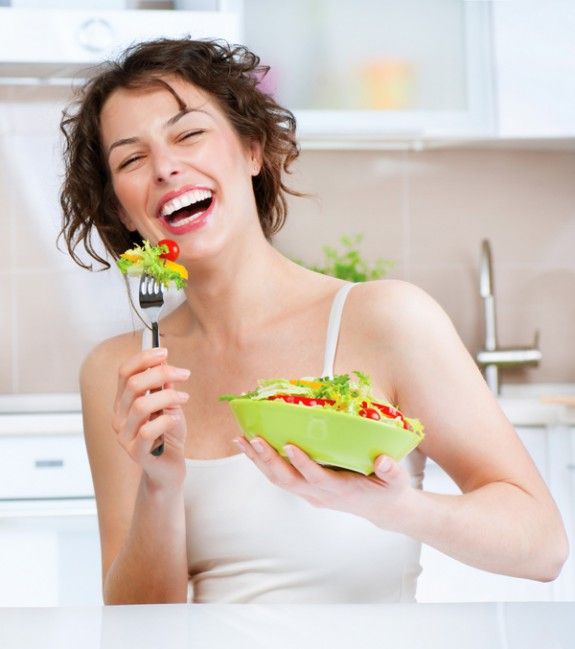 anoigma-kopela-pou-trwei