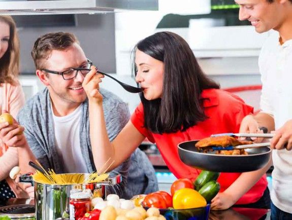 anoigma-parea-pou-trwei