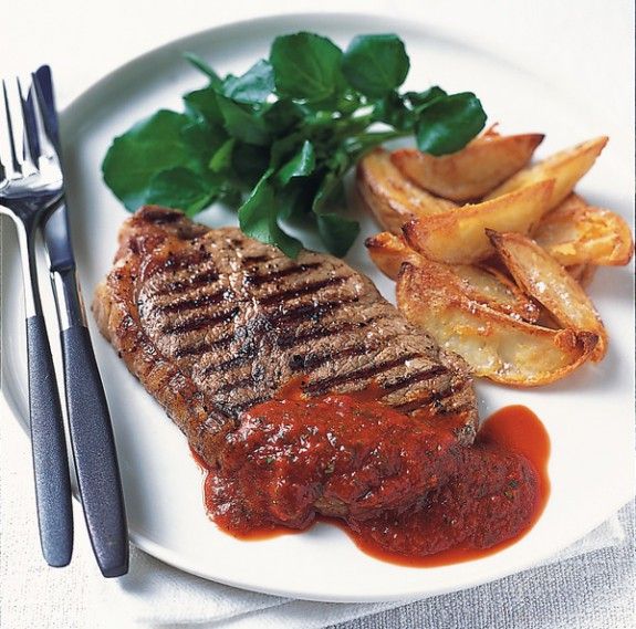 MOSXARISIA-ME-SALTSA-PIPERIAS