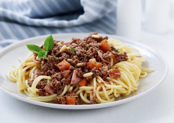 makaronia-me-kima-bacon-koukounari