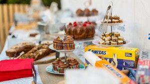 50α γενέθλια με γλυκές εκπλήξεις από τη Sanitas