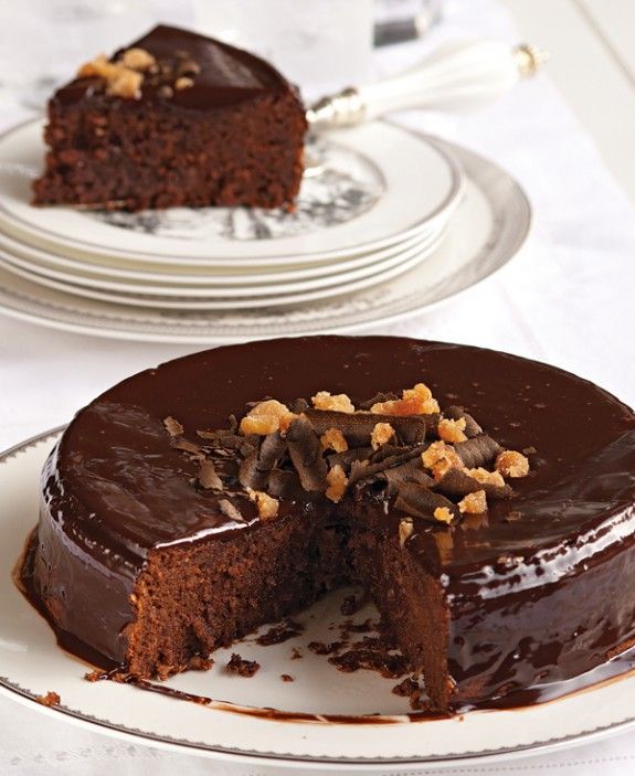 TOURTA-SOKOLATA-ME-KREMA-KASTANO