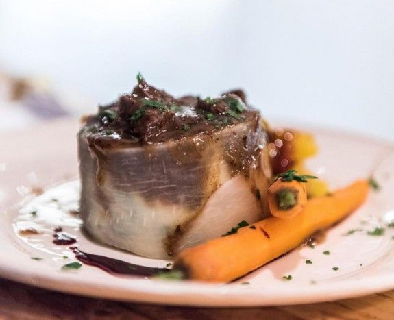 the-fat-pony–ANOIGMA