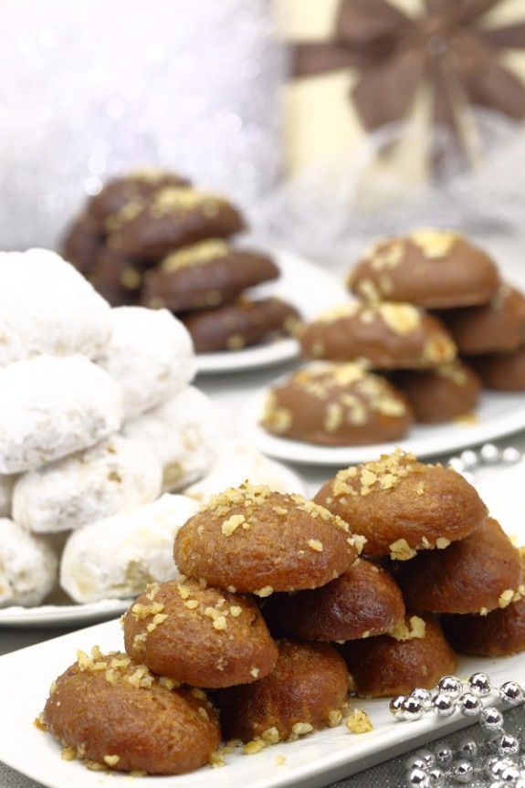 kourampides-kai-melomakarona-ANOIGMA