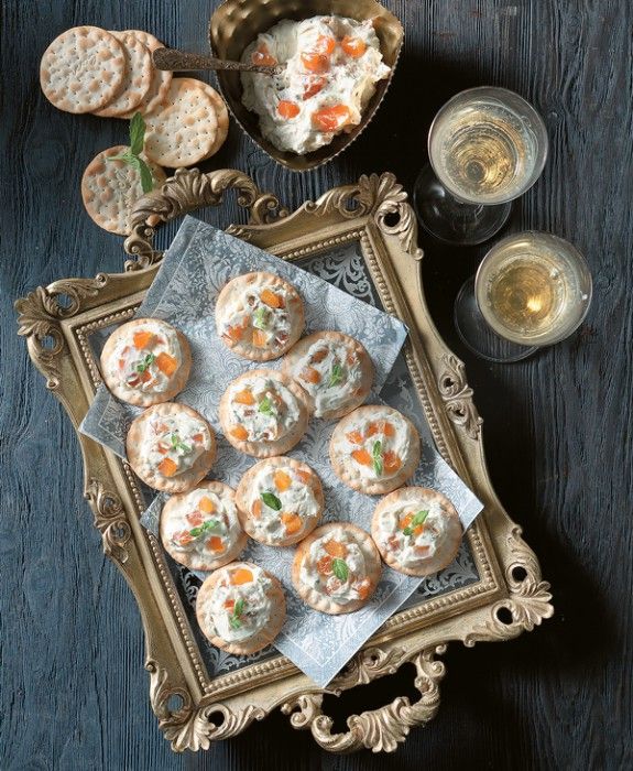 dipaki-me-katsikisio-tyri