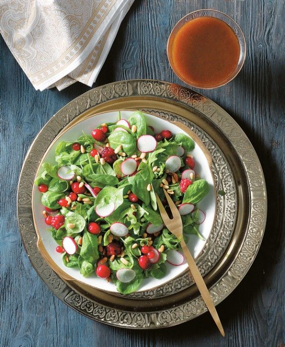 salata-me-kokkina-frouta