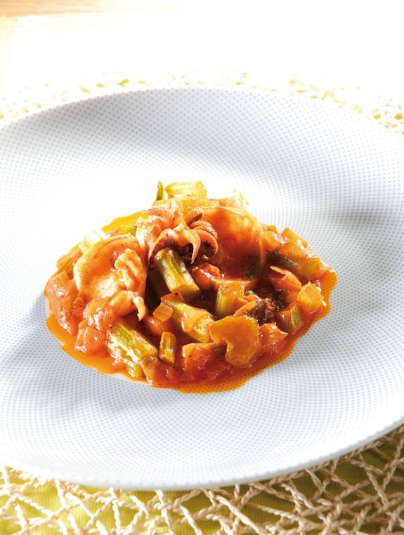 tarta-me-spanaki-arwmatika-kai-xaloumi-olivemagazinegr