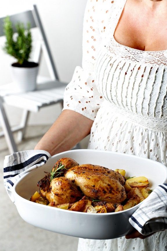 anoigma-3-KOTOPOYLO-ME-PATATES-STO-FOYRNO