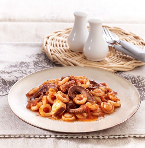 xtapodi-krasato-me-pasta