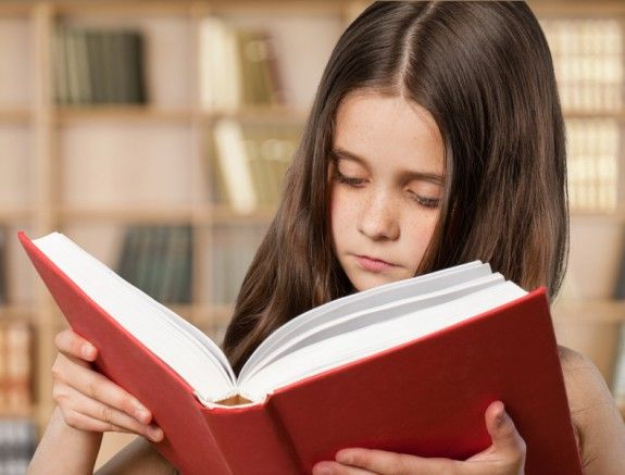 PAIDI-DIAVAZEI-ANOIGMA