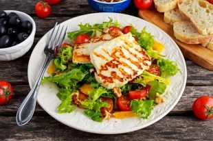 haloumi-salata-anoigma