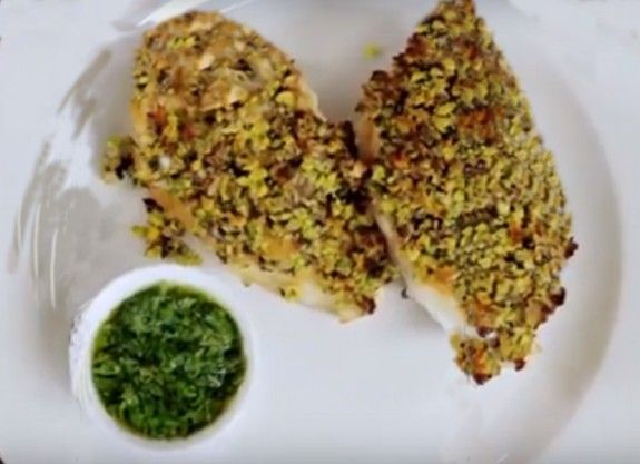 kotopoulo-me-krousta-apo-fistiki-aiginis